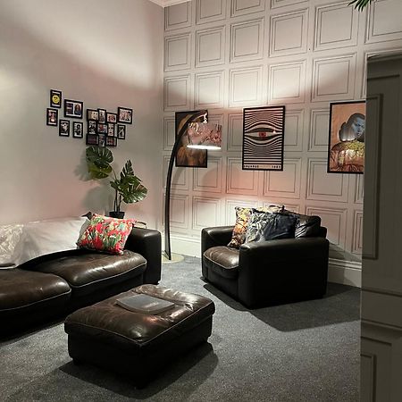 Large Mach Apartment At Pen Y Coed Hall 돌겔라우 외부 사진