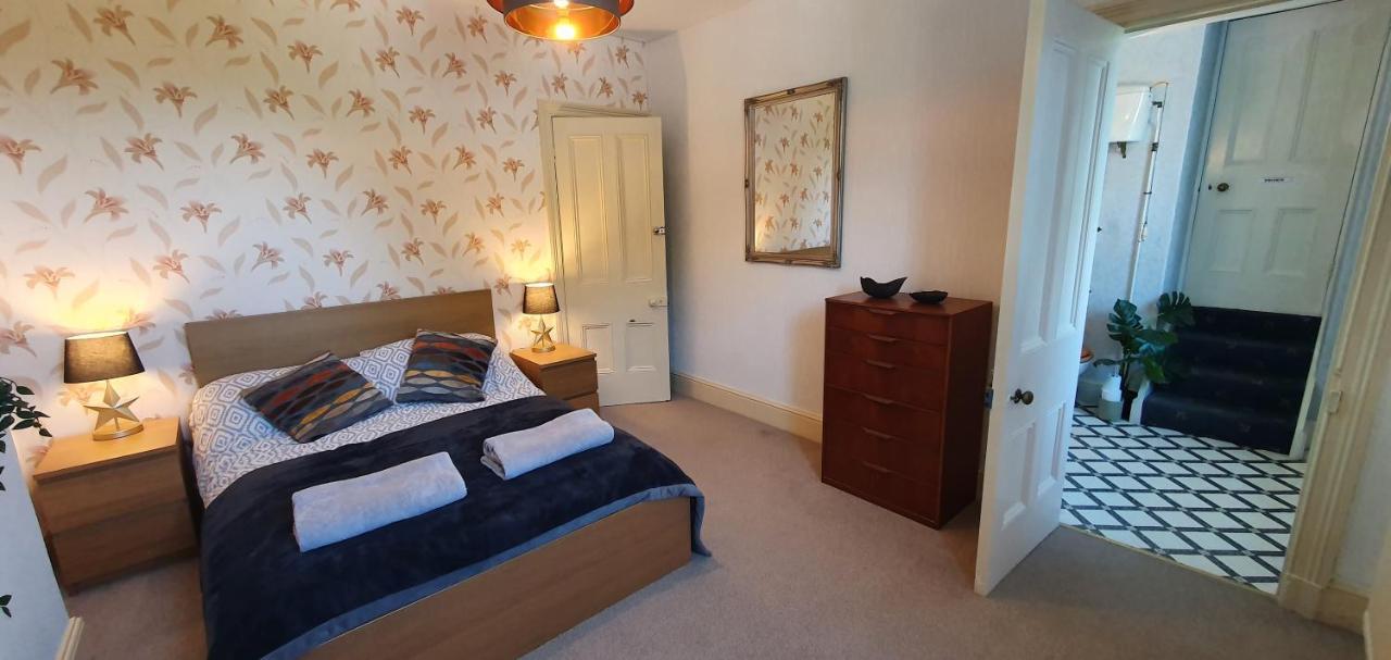 Large Mach Apartment At Pen Y Coed Hall 돌겔라우 외부 사진
