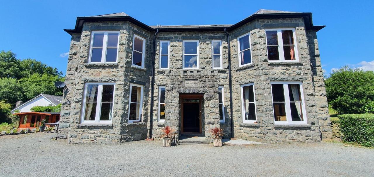 Large Mach Apartment At Pen Y Coed Hall 돌겔라우 외부 사진