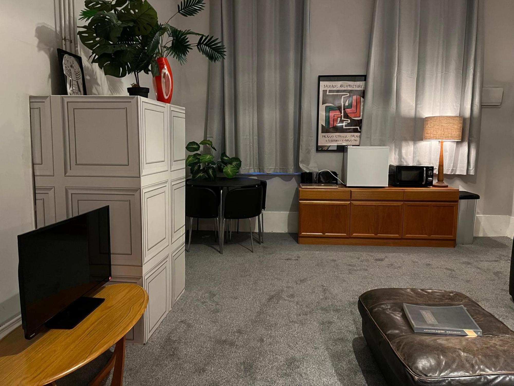 Large Mach Apartment At Pen Y Coed Hall 돌겔라우 외부 사진